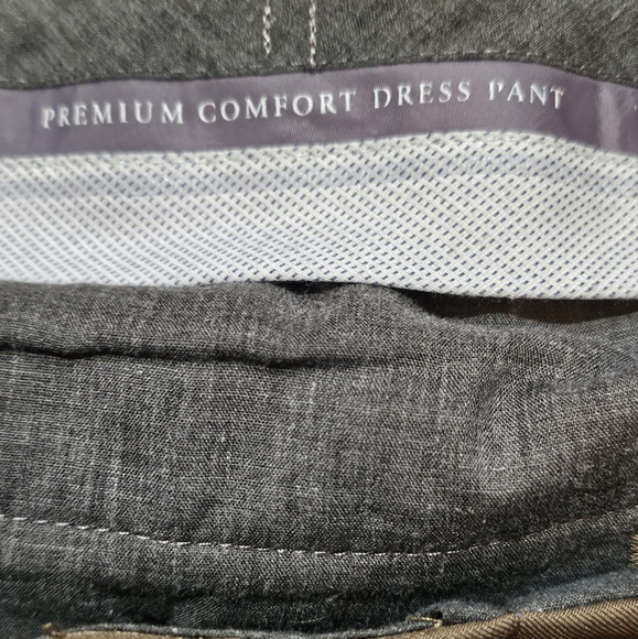 Haggar Mens Premium Comfort Classic Fit Flat Front. Mens  36 x 32  EUC - Picture 8 of 9